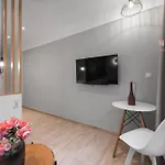 V1 Boutique Nilie Hospitality Mgmt